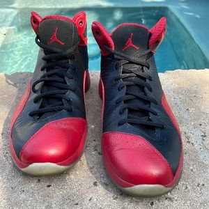 Air Jordan Women’s Sneakers Size 7.